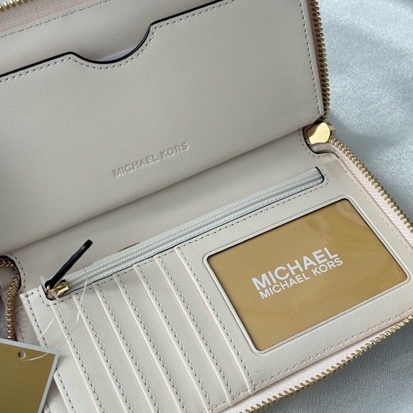 MICHAEL KORS Jet Set  Heart Embroidered Smartphone Wristlet